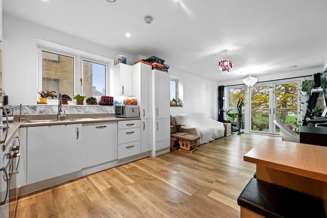 Ridding Lane, Greenford, UB6, photo 2