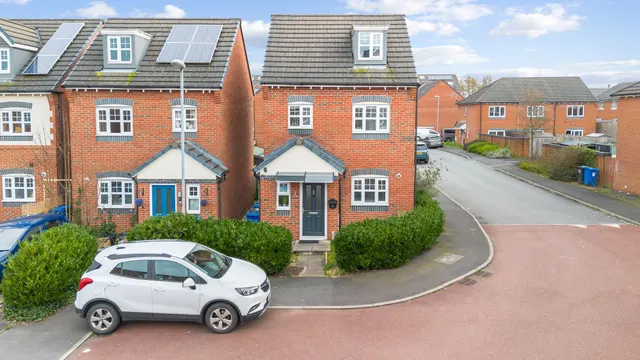 Calgarth Avenue, Warrington, Warrington, WA5 0FN, photo 1