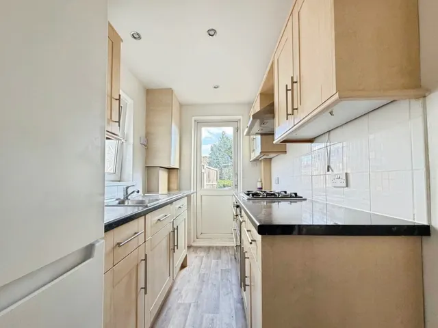 New Heston Road, Hounslow, TW5, photo 3