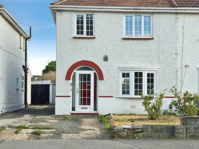 New Heston Road, Hounslow, TW5, photo 1