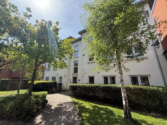 Durrell Way, Poole, photo 1