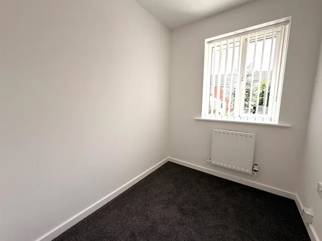 Photo 2 — Wooton Close, Redditch