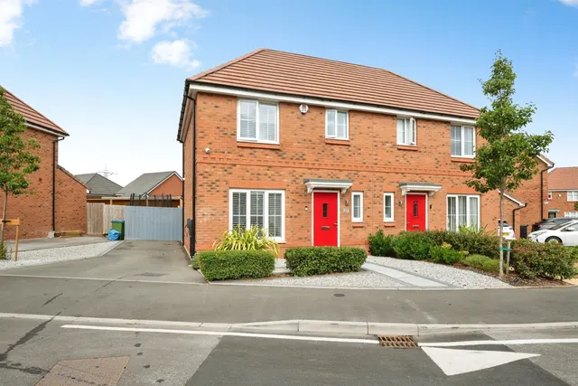 Saints Drive, West Bromwich, photo 1