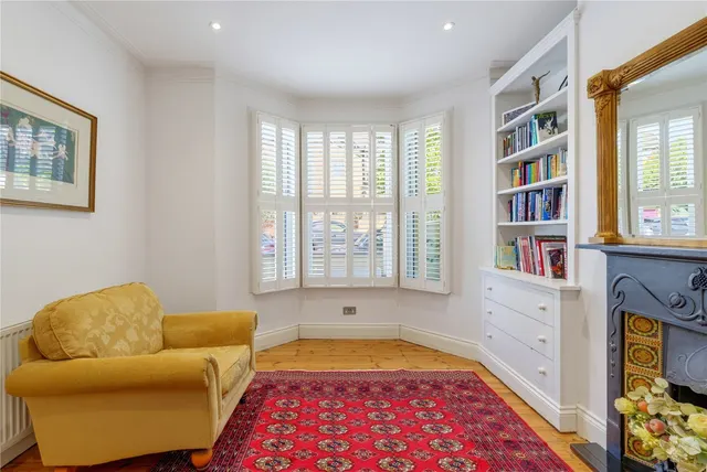 Brocklebank Road, London, SW18, photo 3