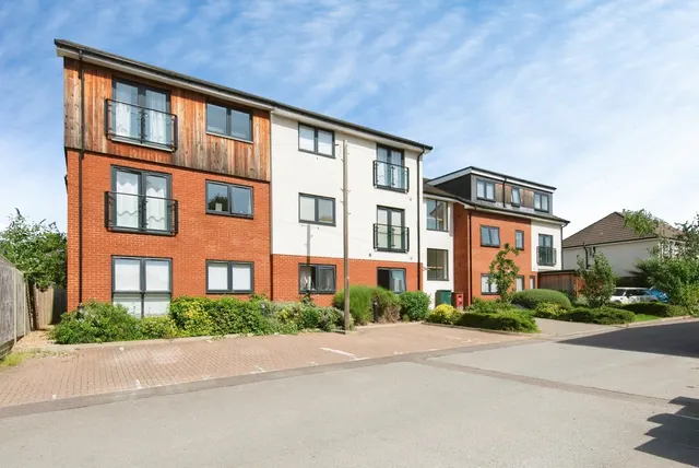 Photo 3 — Cooks Way, Hitchin, Hertfordshire, SG4
