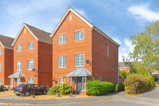 Weir Close, Wigston, LE18, photo 1