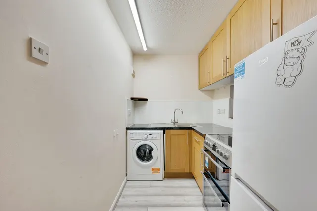 Turnpike Lane, Sutton, SM1, photo 3