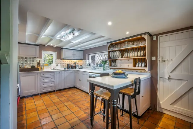 Furzen Lane, Rudgwick, RH12, photo 2