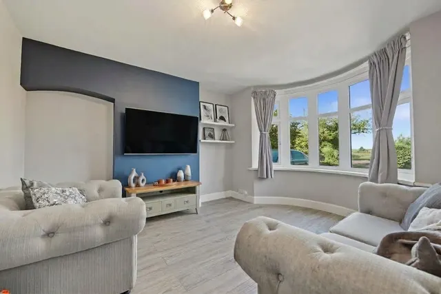 Higham Lane, Nuneaton, CV11, photo 2