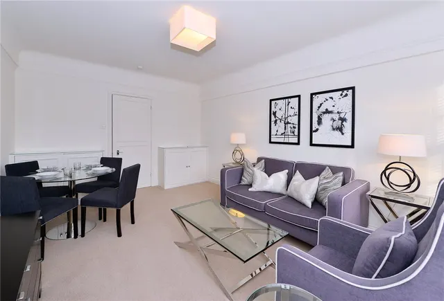 Fulham Road, London, SW3, photo 2