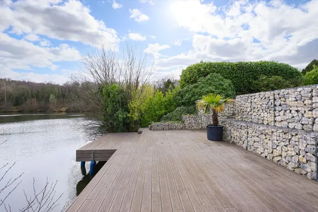 Heathfield, Cobham, KT11, photo 2