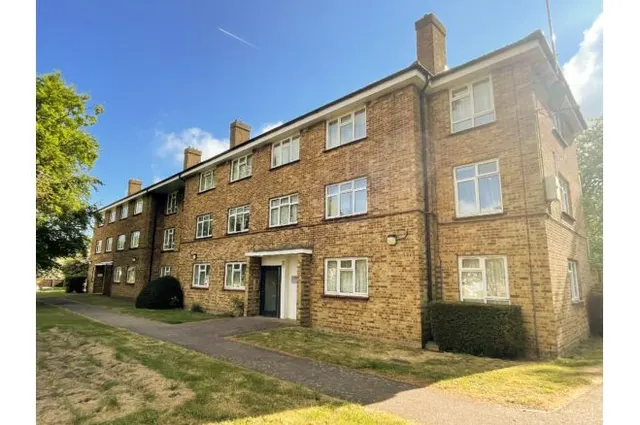 Hurst Lane, London, photo 1