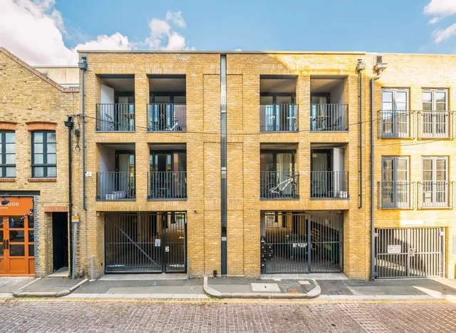 Worple Road Mews, Wimbledon, SW19, photo 1