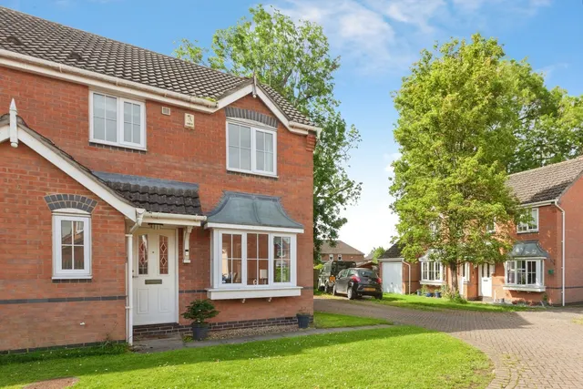 Gale Close, Lutterworth, LE17, photo 2