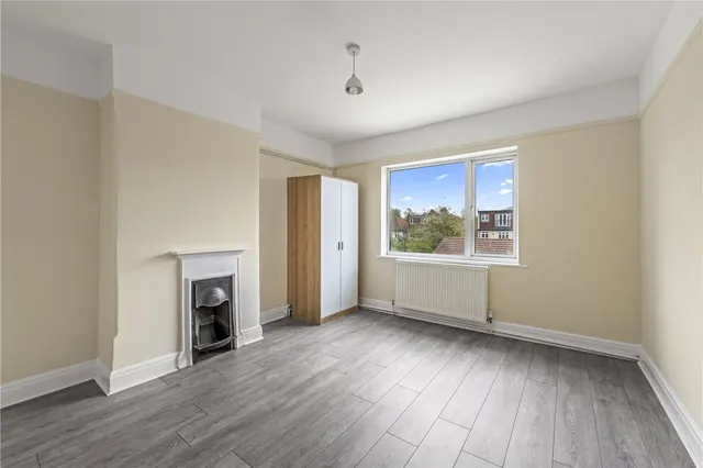 Photo 3 — Whitton Dene, Isleworth, TW7 7NF