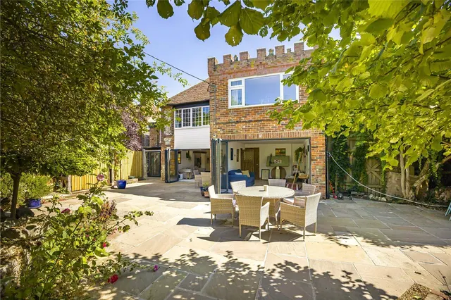 Bolter End Lane, Wheeler End, HP14, photo 1