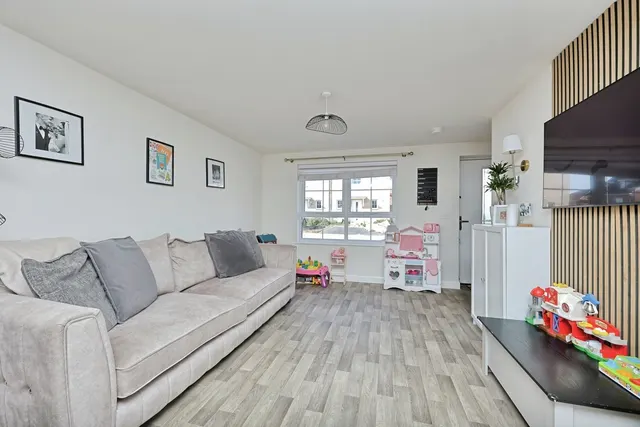 Photo 2 — Gillion Close, NORWICH, Norfolk, NR13