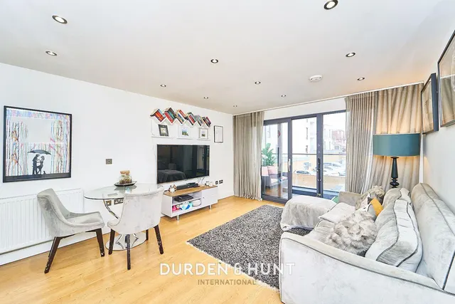 The Broadway, Loughton, IG10, photo 1