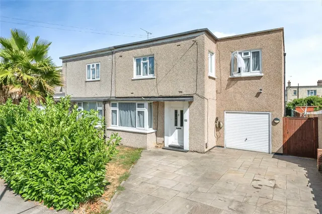 Thomas Bata Avenue, East Tilbury, Tilbury, Essex, RM18, photo 1