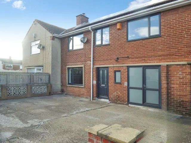 Stanley Crescent, Prudhoe, NE42, photo 1