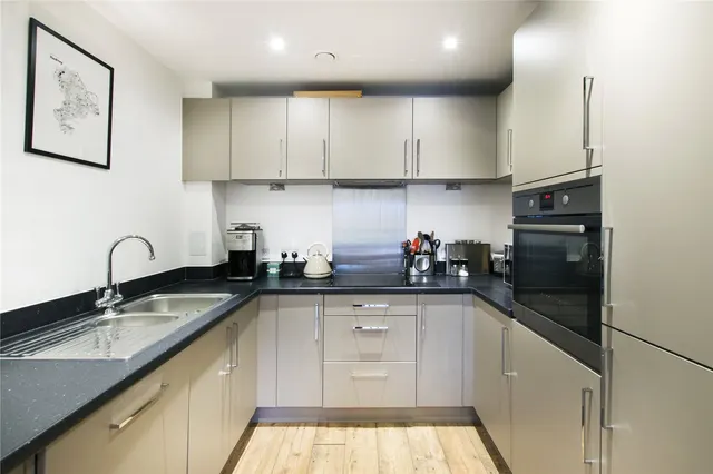 Atkins Square, Hackney, E8, photo 2
