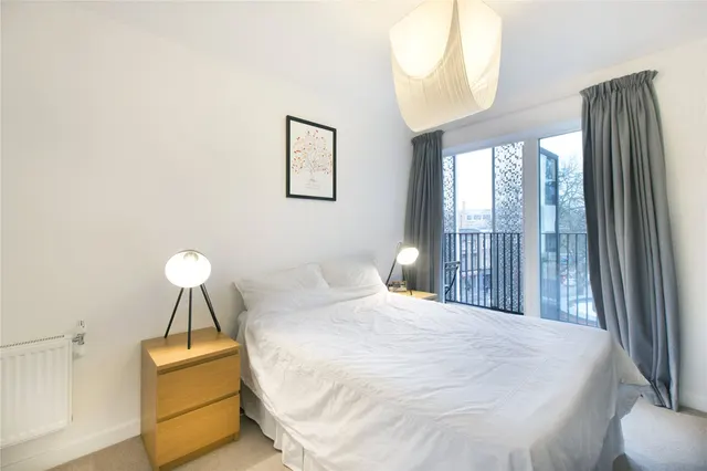 Atkins Square, Hackney, E8, photo 3