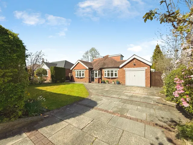 Glandon Drive, Cheadle, photo 1