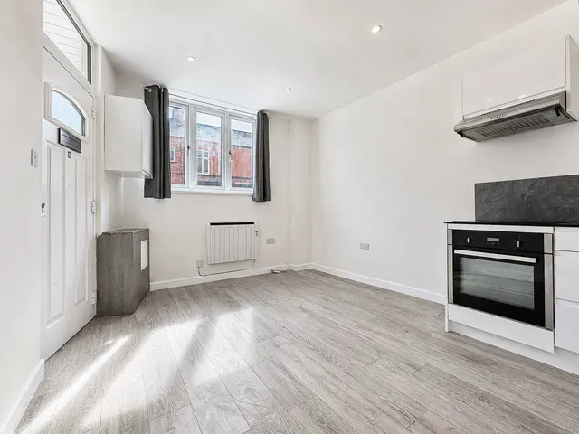 Photo 2 — Stanhope Road, NORTHAMPTON, NN2 6JU