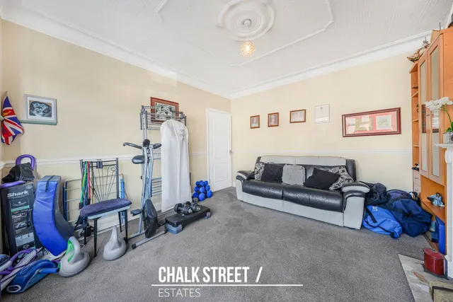 Park Lane, Hornchurch, RM11, photo 3