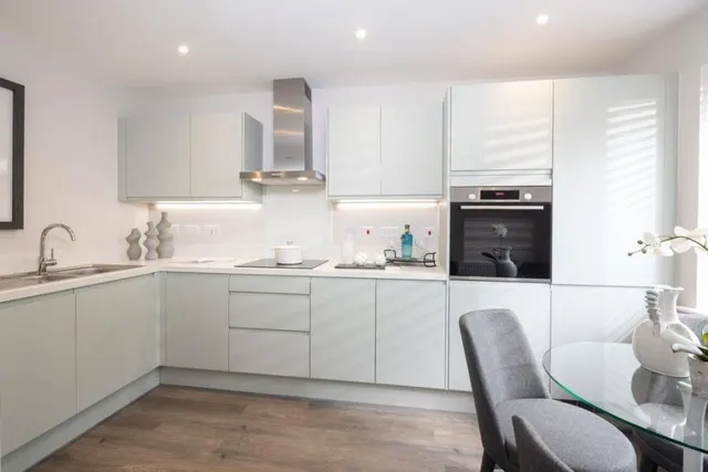 Mindenhurst Road, Deepcut, GU16, photo 2