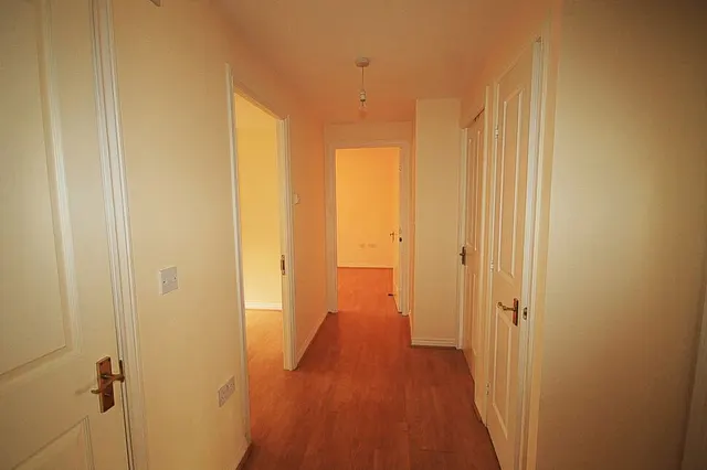 Photo 3 — Hevingham Drive, Chadwell Heath, Romford, RM6