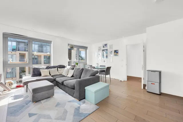Chatfield Road, London, SW11, photo 2