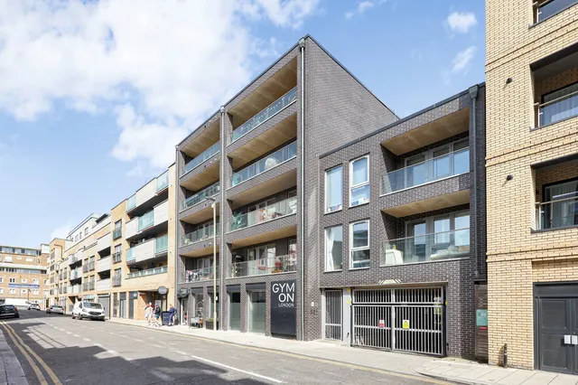 Chatfield Road, London, SW11, photo 1