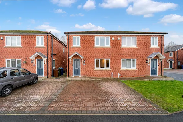 Coppice Nook, Leigh, WN7 5FW, photo 1