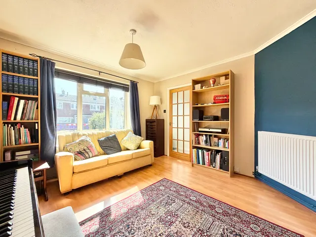 Yardley Avenue, Pitstone, photo 3