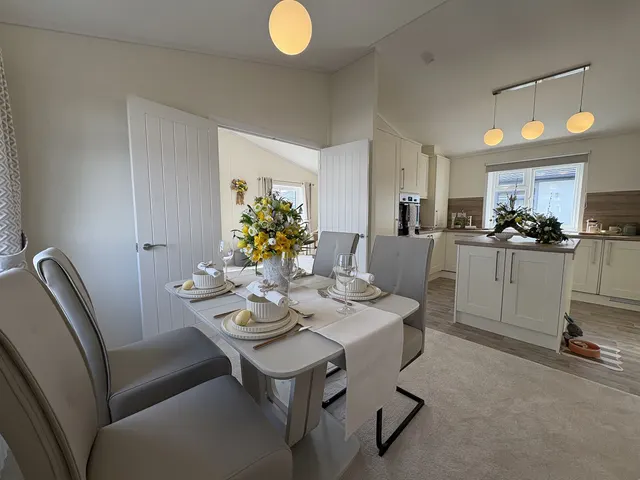 Cliffs Drive, Canvey Island, SS8, photo 1