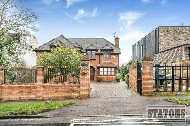 Photo 2 — Beech Hill, Hadley Wood, EN4 0JP