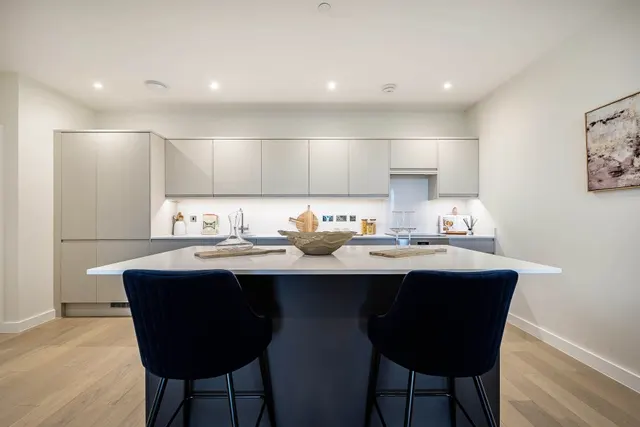 Eastworth Road, Chertsey, KT16, photo 3