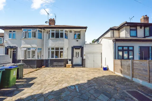 Westlea Avenue, Watford, WD25, photo 1