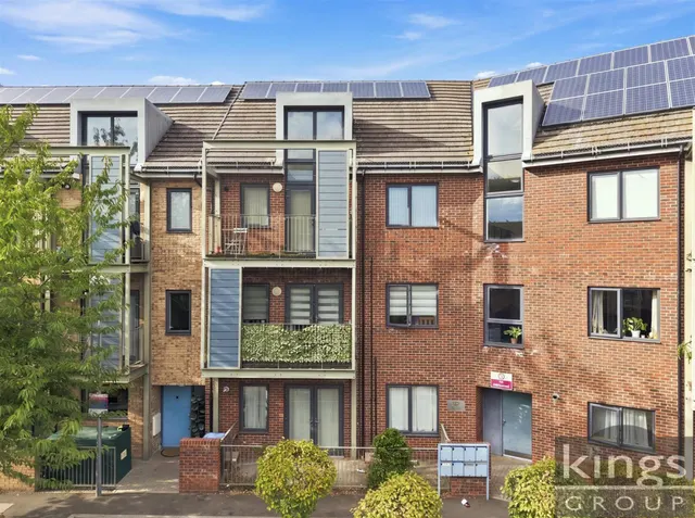 Dairy Close, Enfield, photo 1