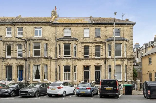 1 bedroom flat, Tisbury Road, Hove, BN3