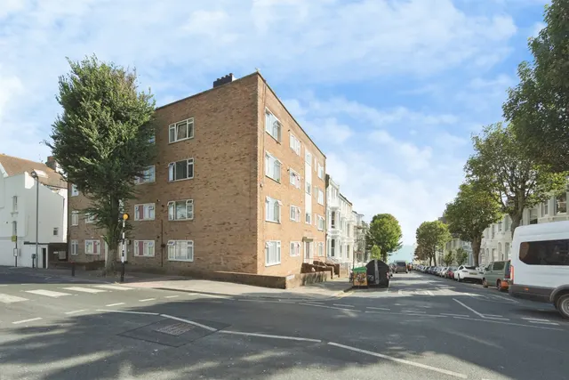 Eaton Place, Brighton, photo 1