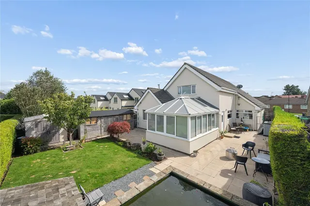 Carrfield Road, Barwick in Elmet, LS15, photo 1
