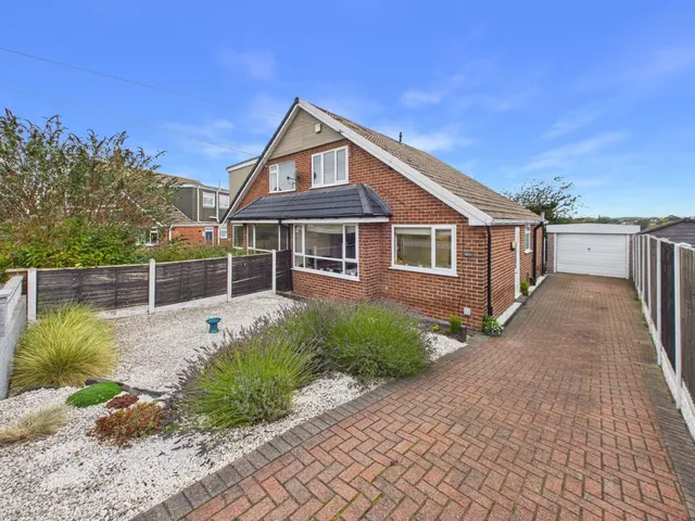 Woollin Crescent, Tingley, WF3, photo 1