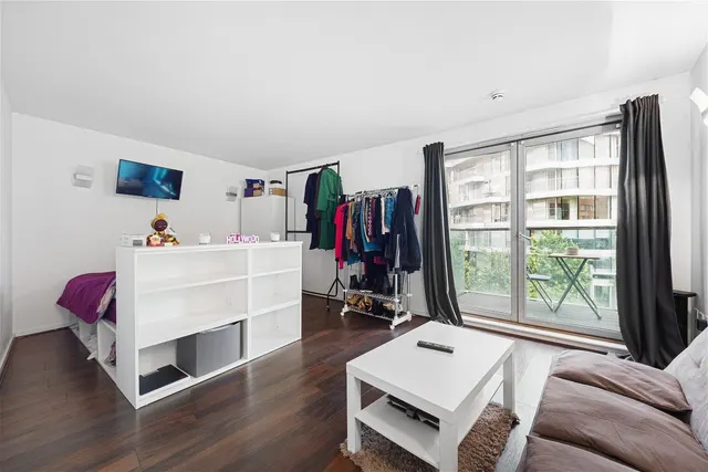 Biscayne Avenue, London, E14, photo 1