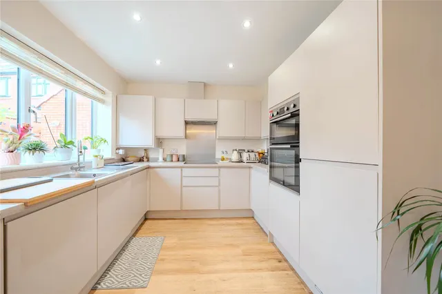 Parkview Place, West Park, LS16, photo 2