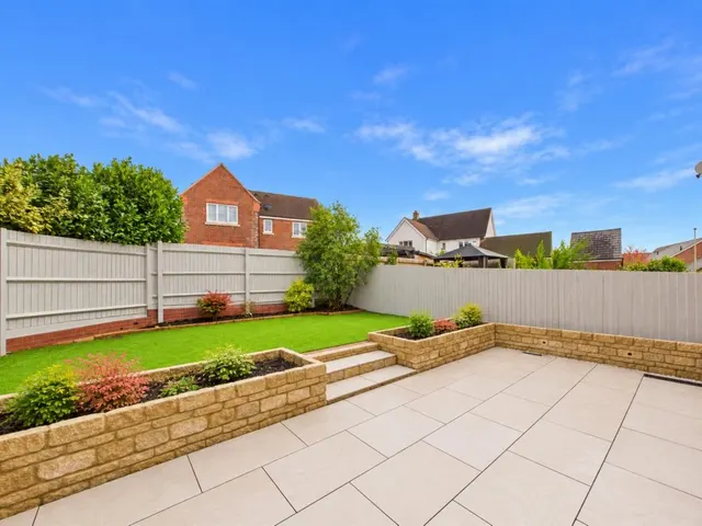 Tawny Close, Hardwicke, photo 3