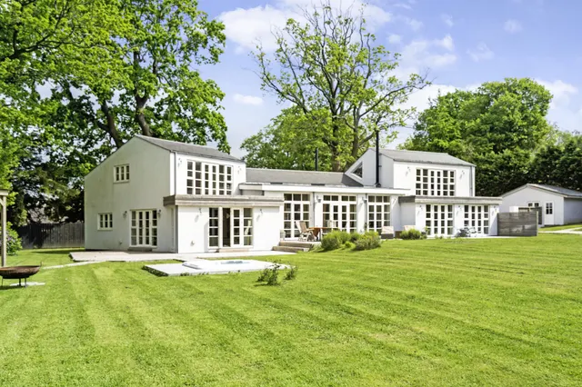 Plawhatch Lane, Sharpthorne, RH19, photo 1