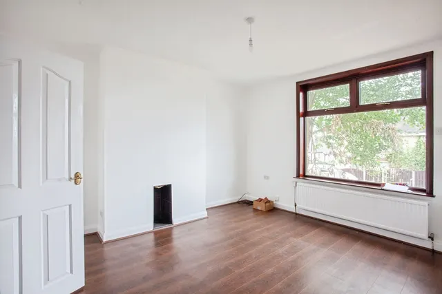 Wheatfield Crescent, Sheffield, S5, photo 2