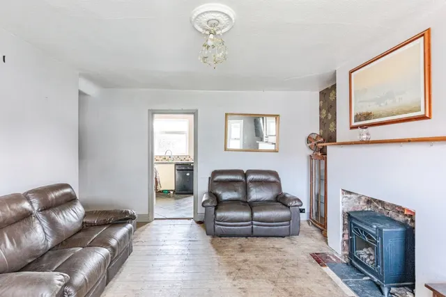 Photo 3 — Priory Road, Wellingborough